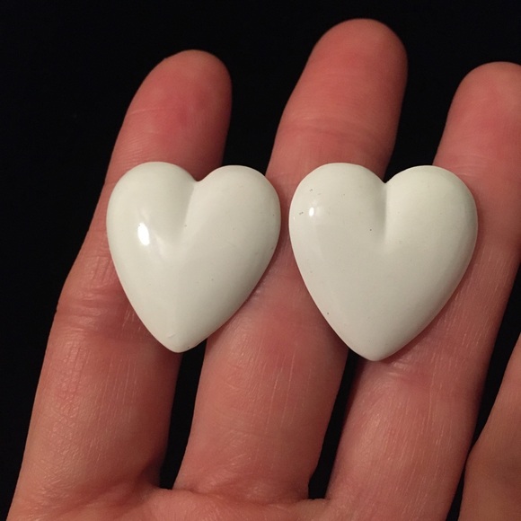 unknown Jewelry - Jewelry - Vintage White Heart Shaped Clip On Earrings